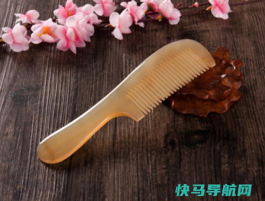 牛角梳买宽齿还是细齿好用？牛角梳透明的好还是不透明的好
